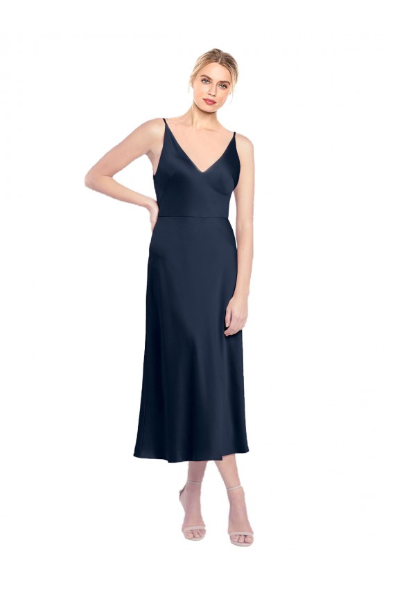 Dunkelmarine A-Linien V-Ausschnitt Midi Stretch-Satin Kurze Formale Brautjungfernkleider / Abendkleider / Abiballkleider / Cocktailkleider / Heimkehr Kleider Fabrik