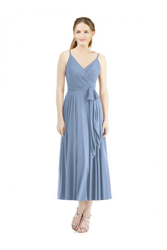 Staubiges Blau A-Linien Spaghetti-Träger Wadenlang Chiffon Kurze Brautjungfernkleider Fabrik