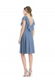 Staubiges Blau A-Linien V-Ausschnitt Knielang Cocktail Chiffon Kurze Brautjungfernkleider Fabrik